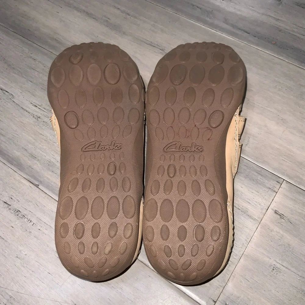 Clarks Women's Fiana Coast Loafer Tan Leather Comfort Casual Shoe Size 6.5